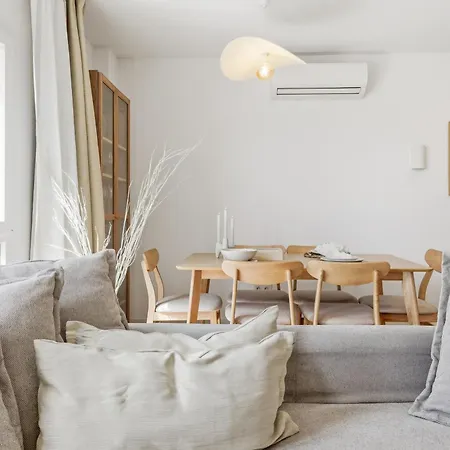 Luxury Isabella Sea View Apartament *
